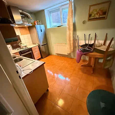 Apostel ワルシャワ